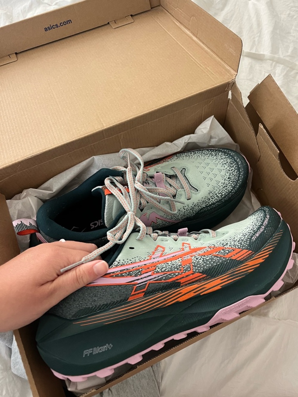 ASICS Trabuco Max 4 Women's Trail Running Shoes in Teal & Pink. New in Box.
